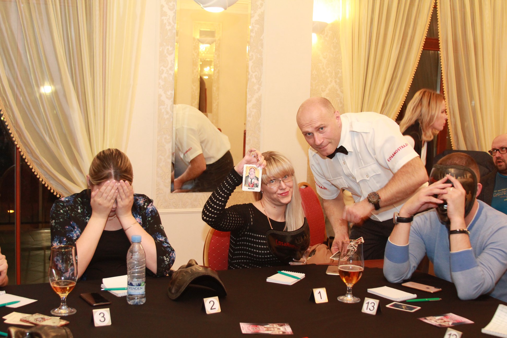 Foto ar Spēle Mafija spēlētājiem
